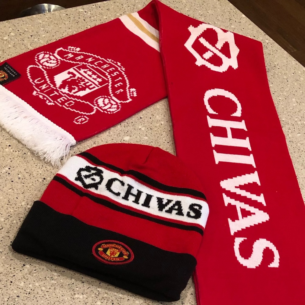 Manchester United “China’s” Scarf & Hat